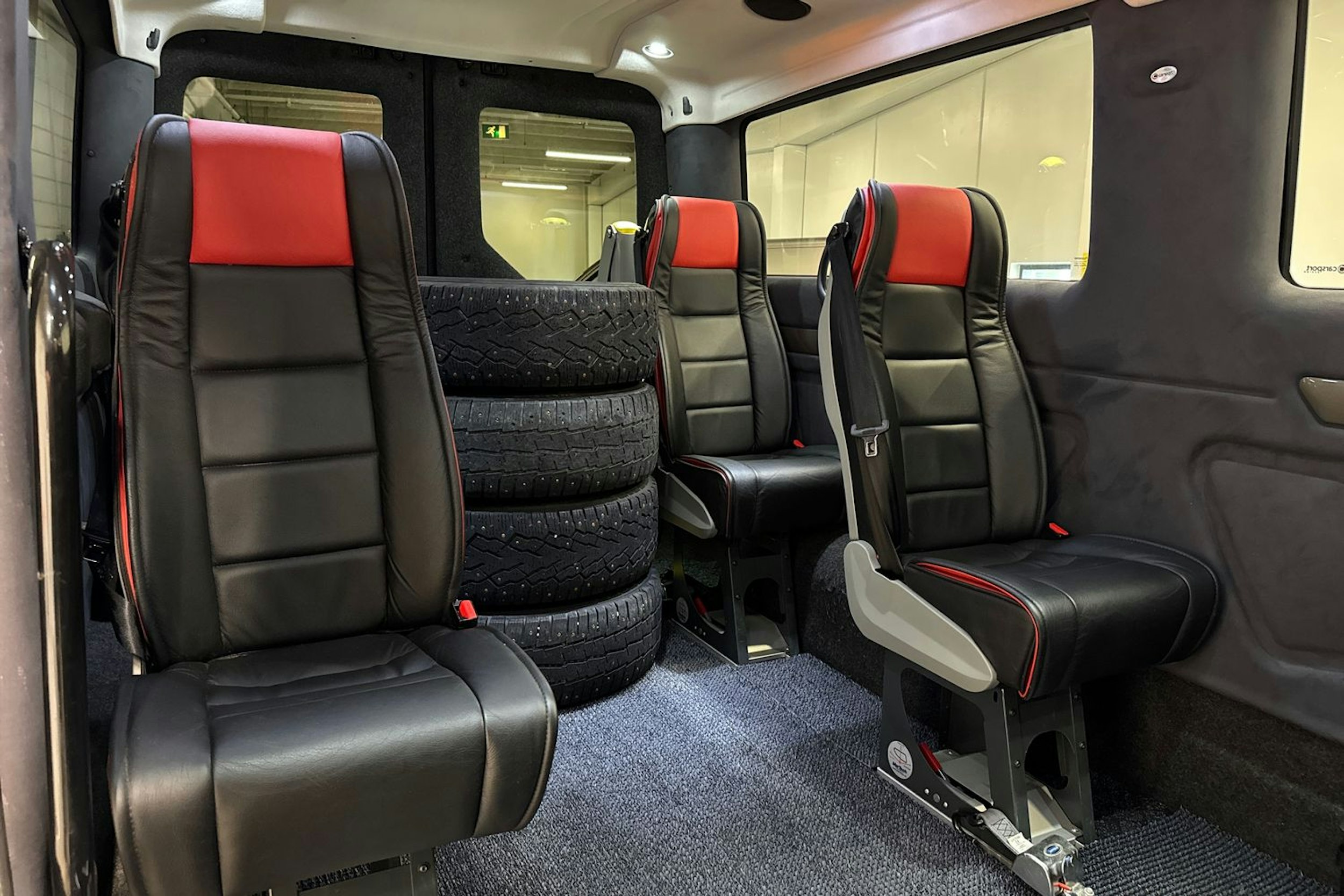 Musta Volkswagen CRAFTER 2018 kuva 15.