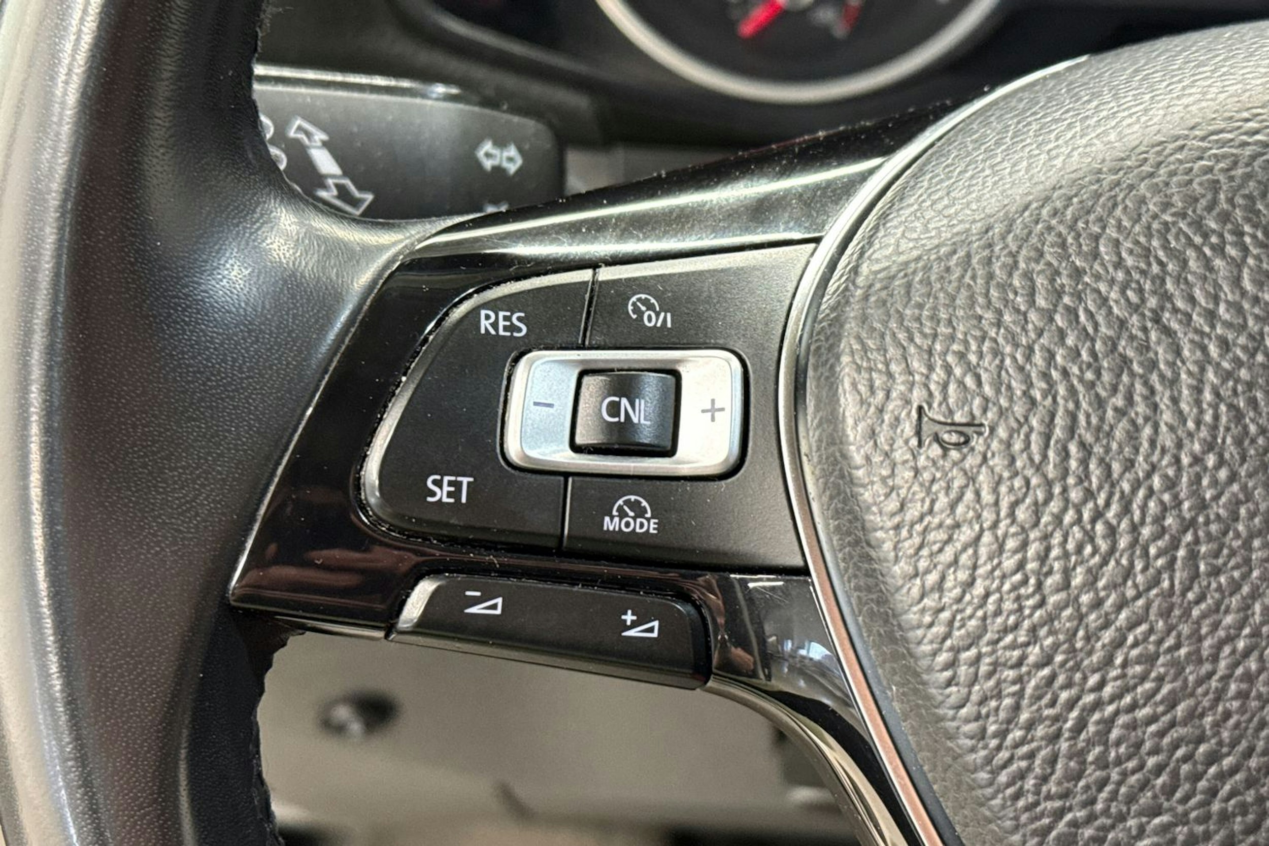 Musta Volkswagen CRAFTER 2018 kuva 20.