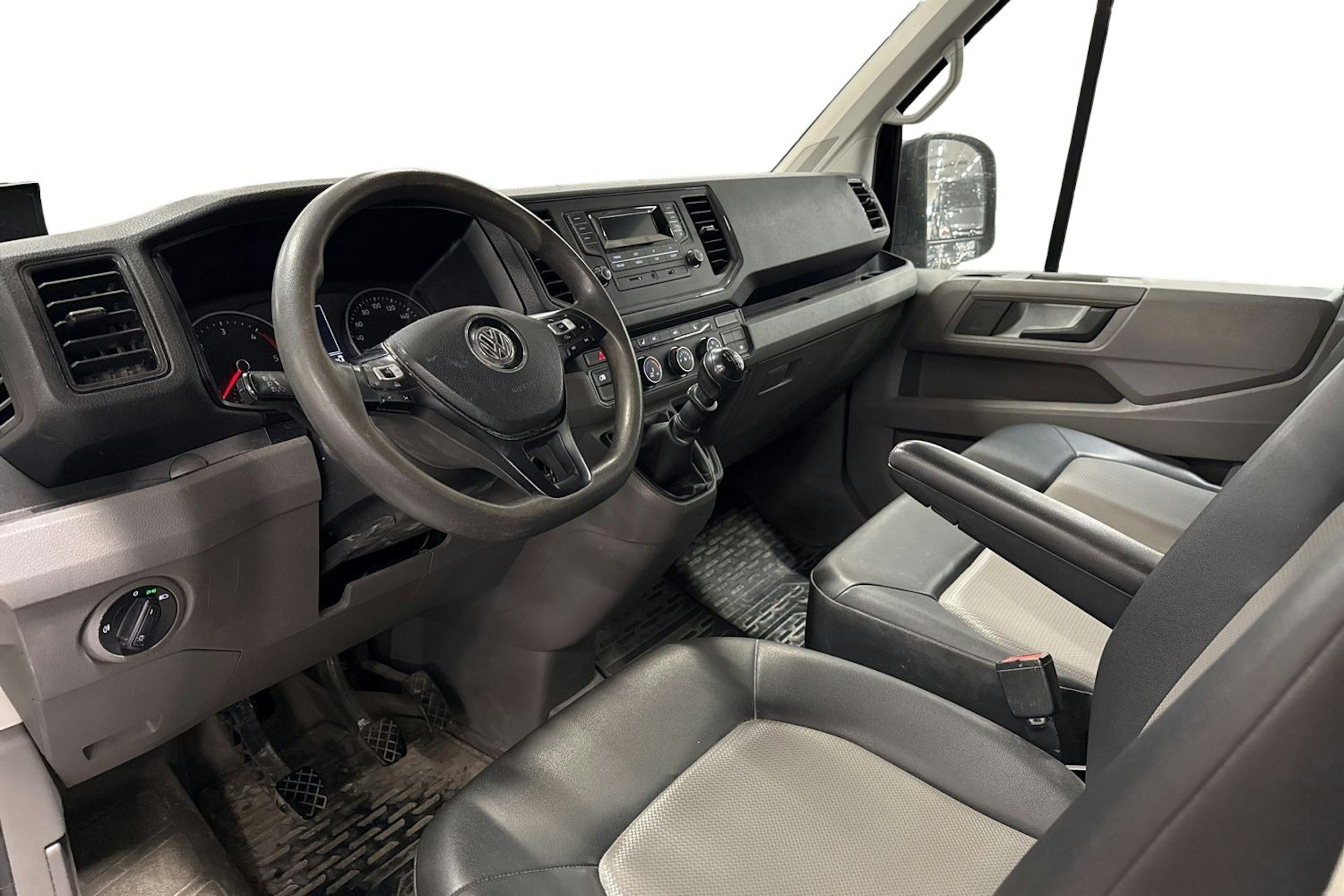 musta Volkswagen Crafter 2018 kuva 3.