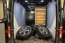 musta Volkswagen Crafter 2018 kuva 11.