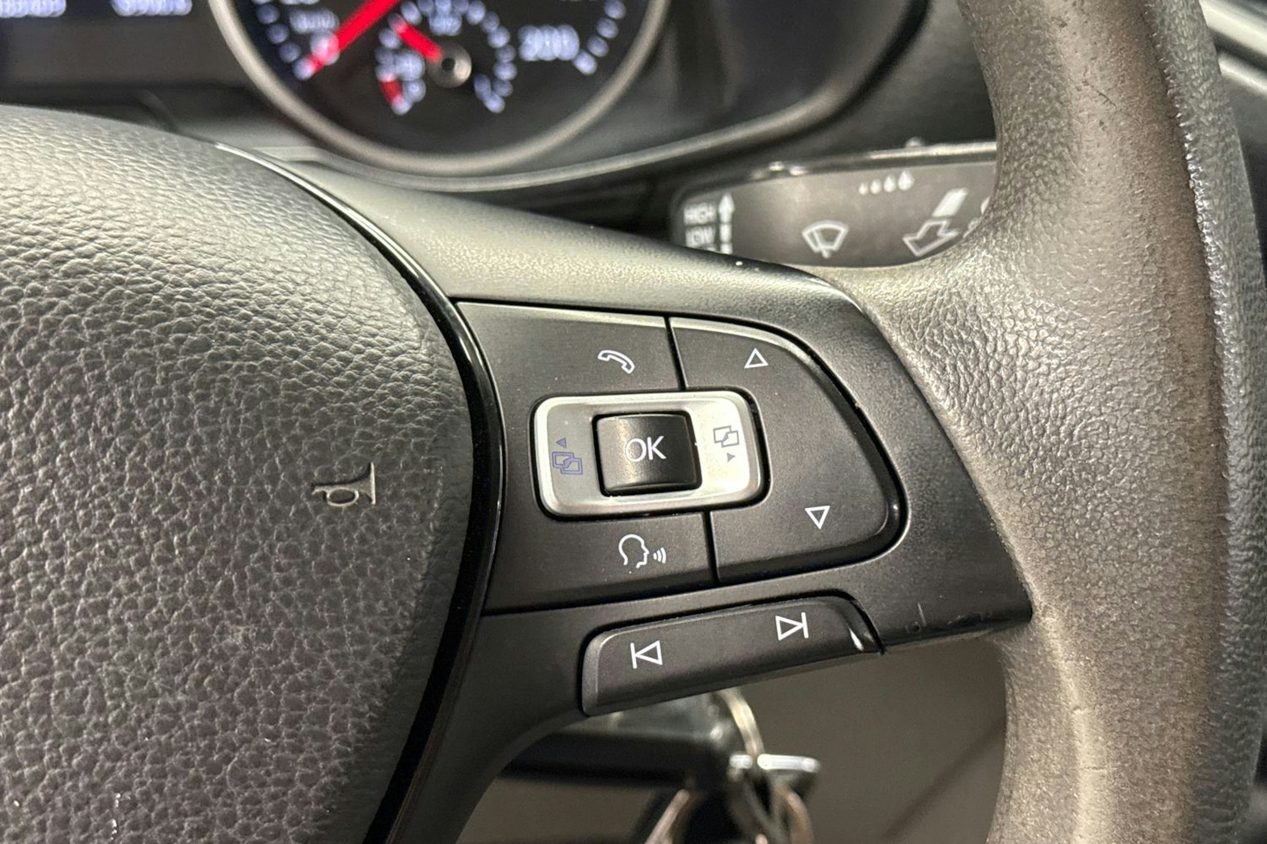 musta Volkswagen Crafter 2018 kuva 13.