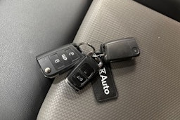 musta Volkswagen Crafter 2018 kuva 17.