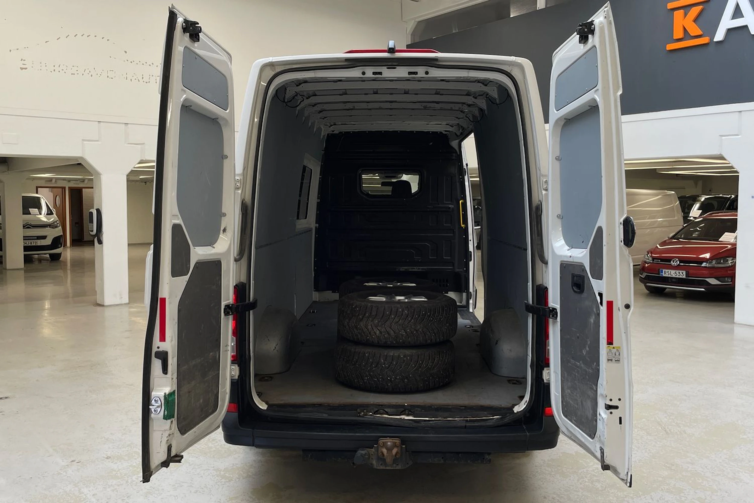 valkoinen Volkswagen Crafter 2018 kuva 15.