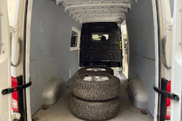 valkoinen Volkswagen Crafter 2018 kuva 16.
