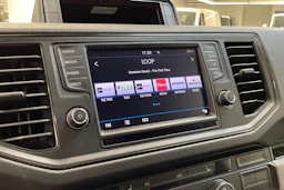 valkoinen Volkswagen Crafter 2018 kuva 22.