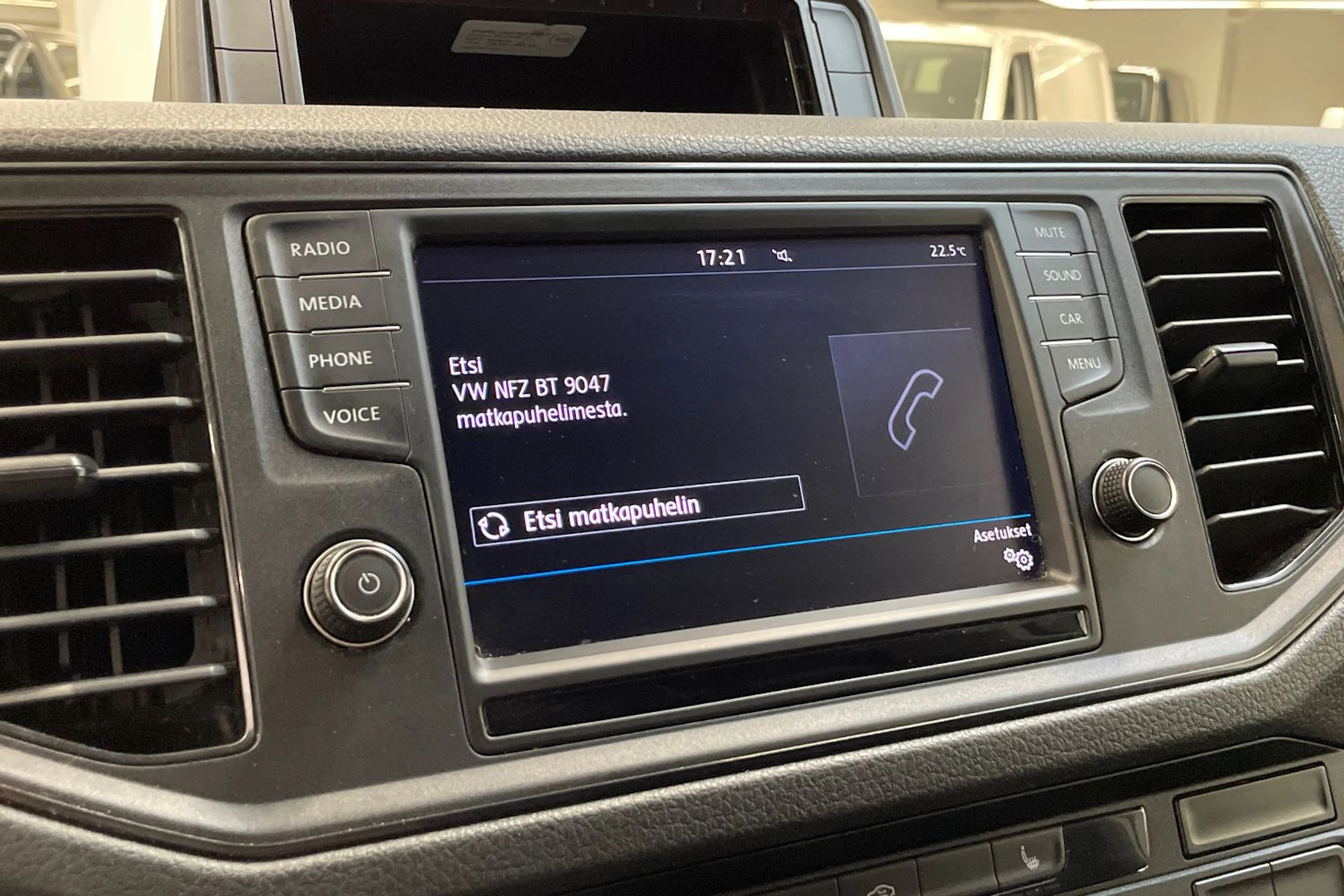 valkoinen Volkswagen Crafter 2018 kuva 24.