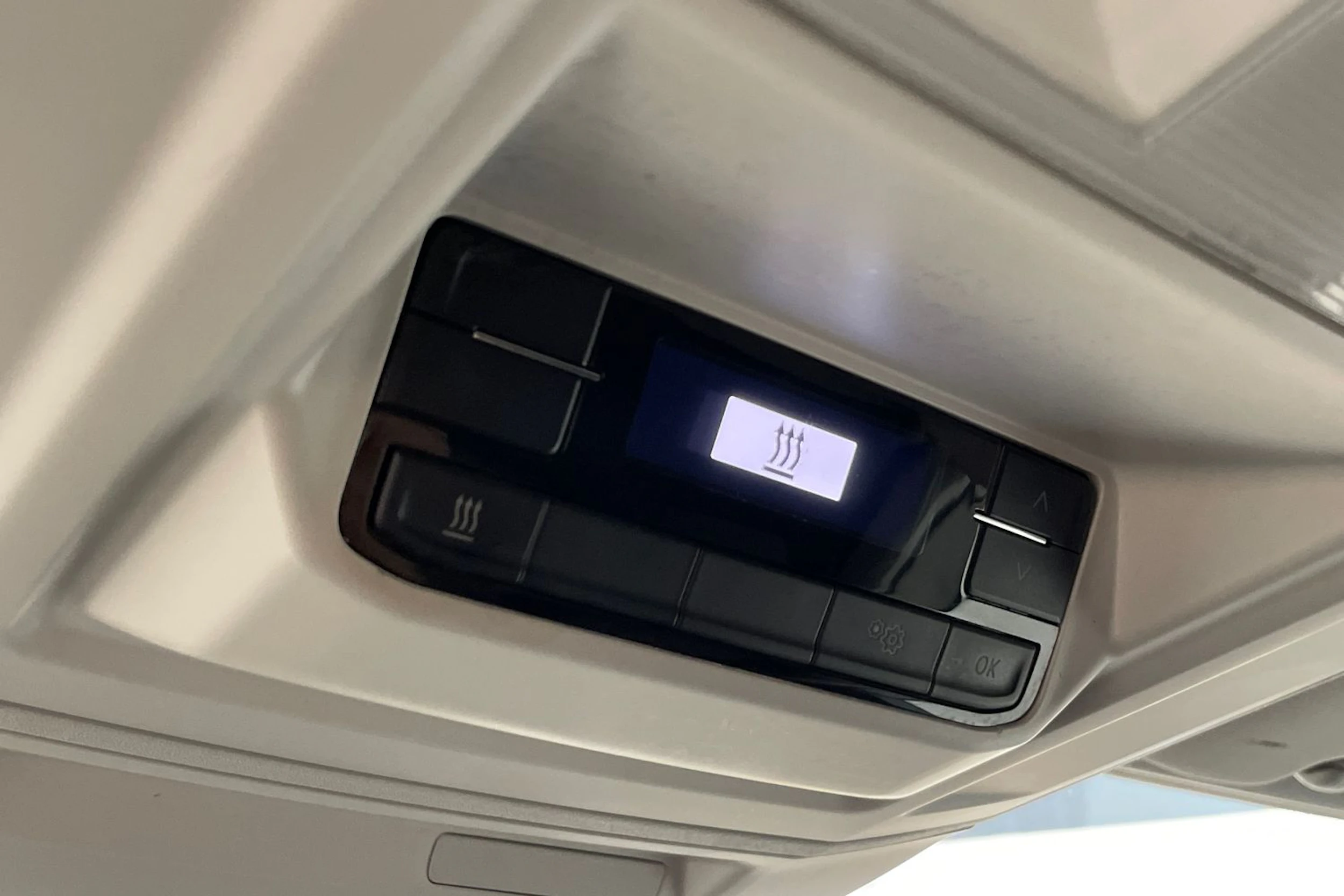 valkoinen Volkswagen Crafter 2018 kuva 31.