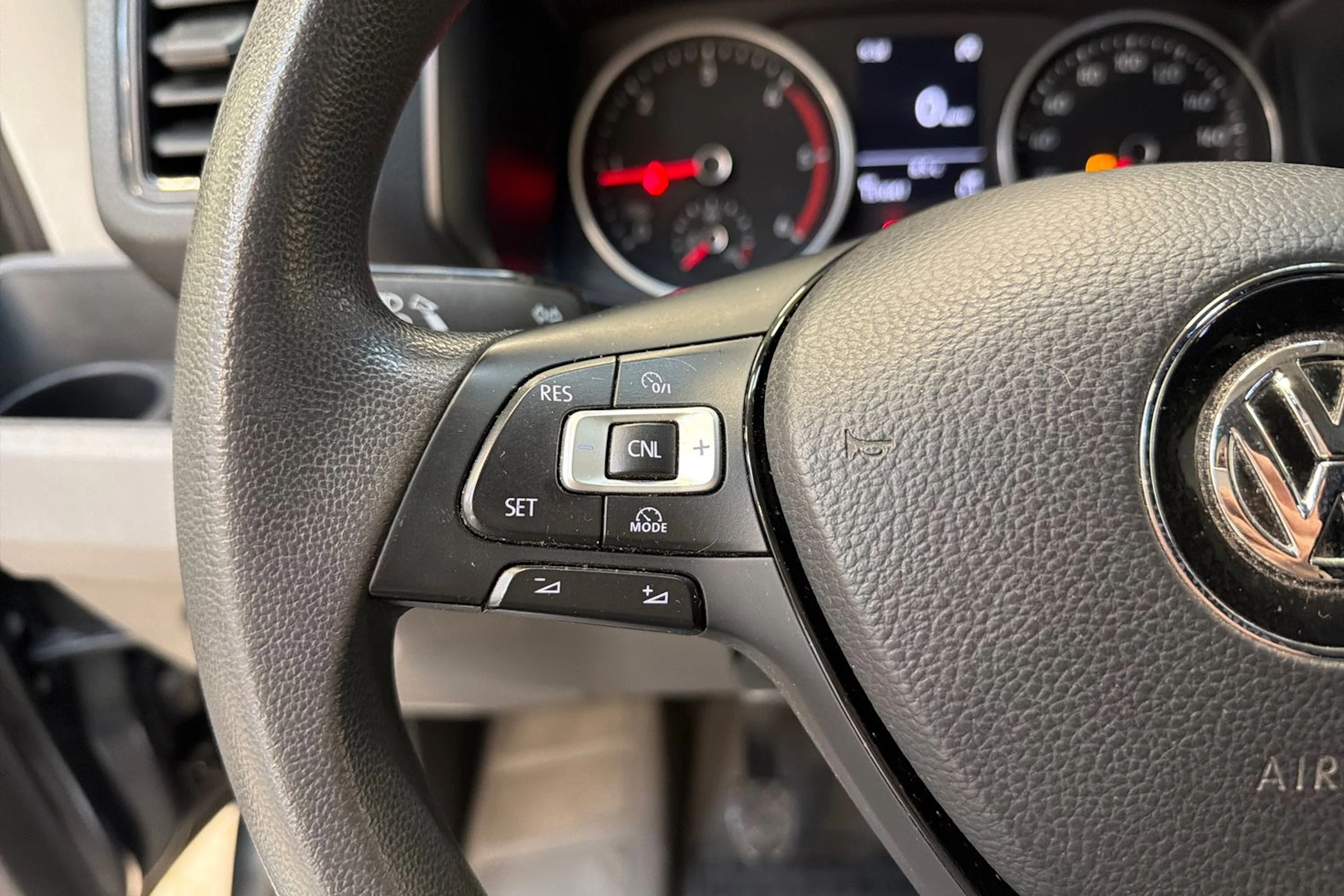 harmaa Volkswagen Crafter 2018 kuva 10.