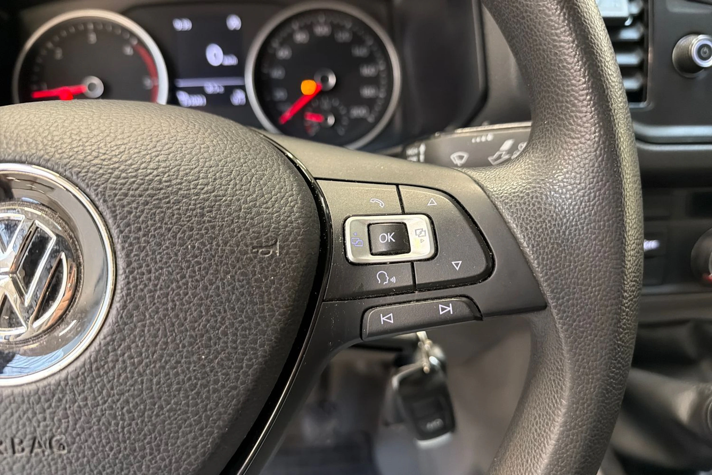 harmaa Volkswagen Crafter 2018 kuva 11.