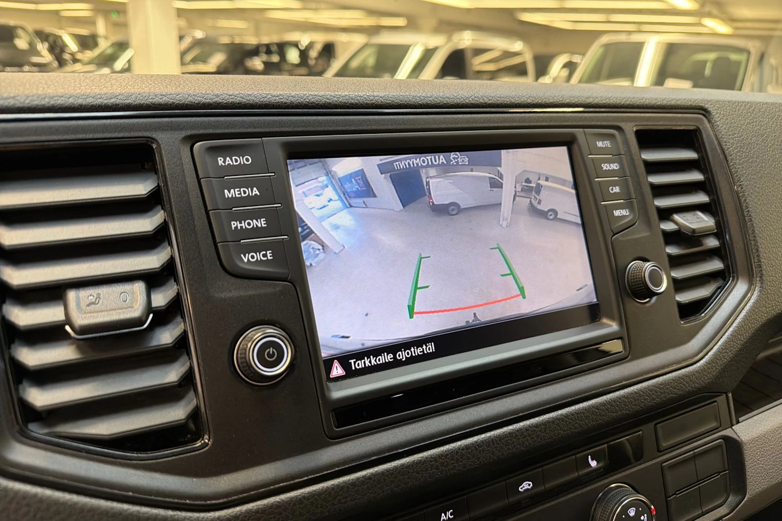 harmaa Volkswagen Crafter 2018 kuva 13.