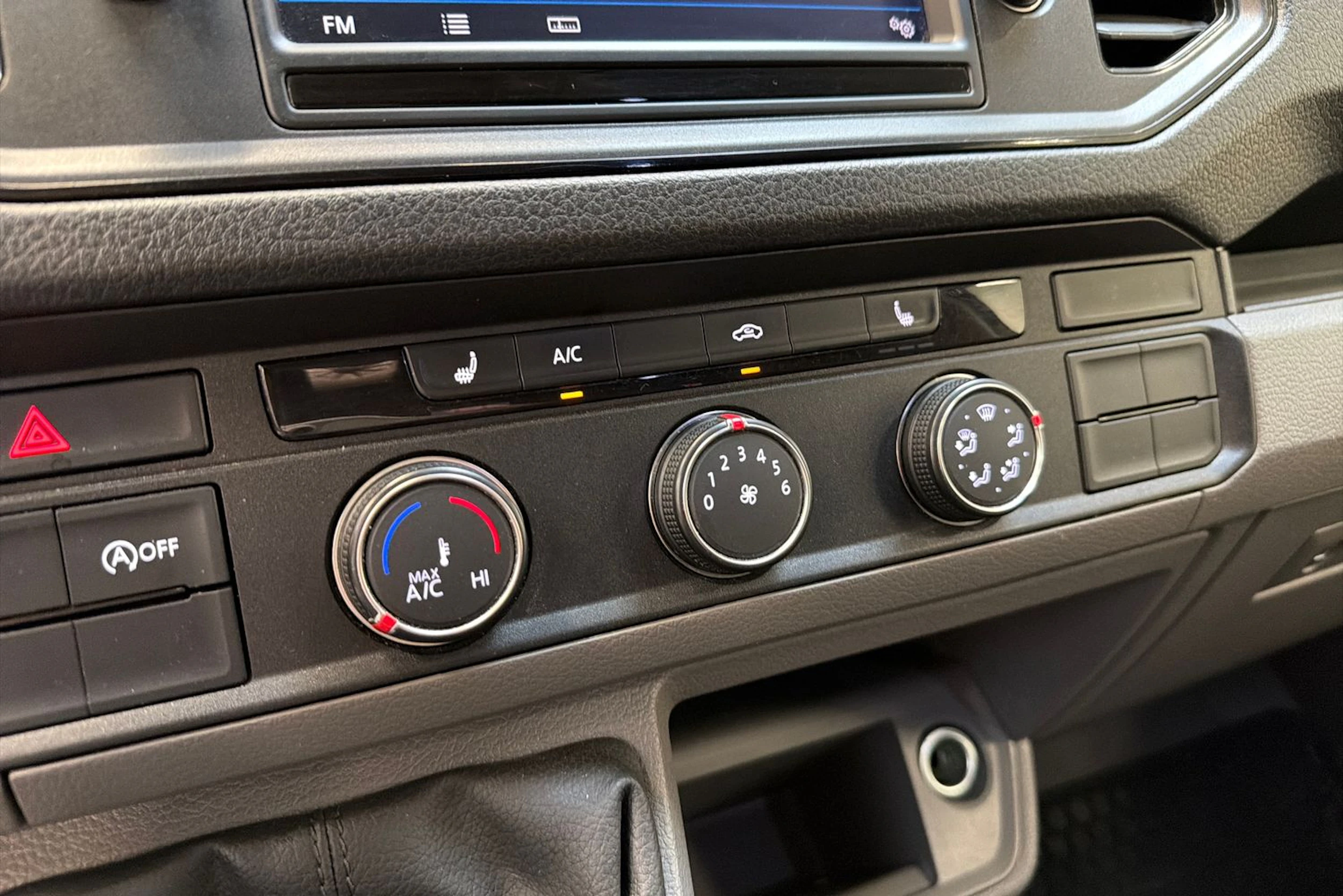 harmaa Volkswagen Crafter 2018 kuva 16.
