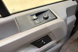 harmaa Volkswagen Crafter 2018 kuva 17.