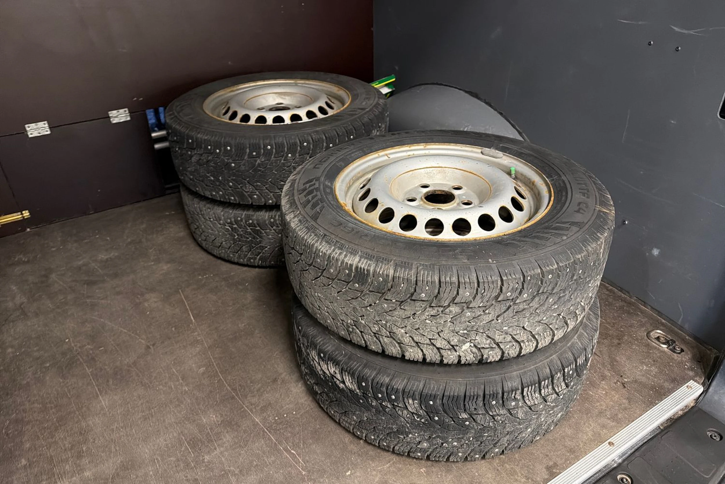 harmaa Volkswagen Crafter 2018 kuva 22.