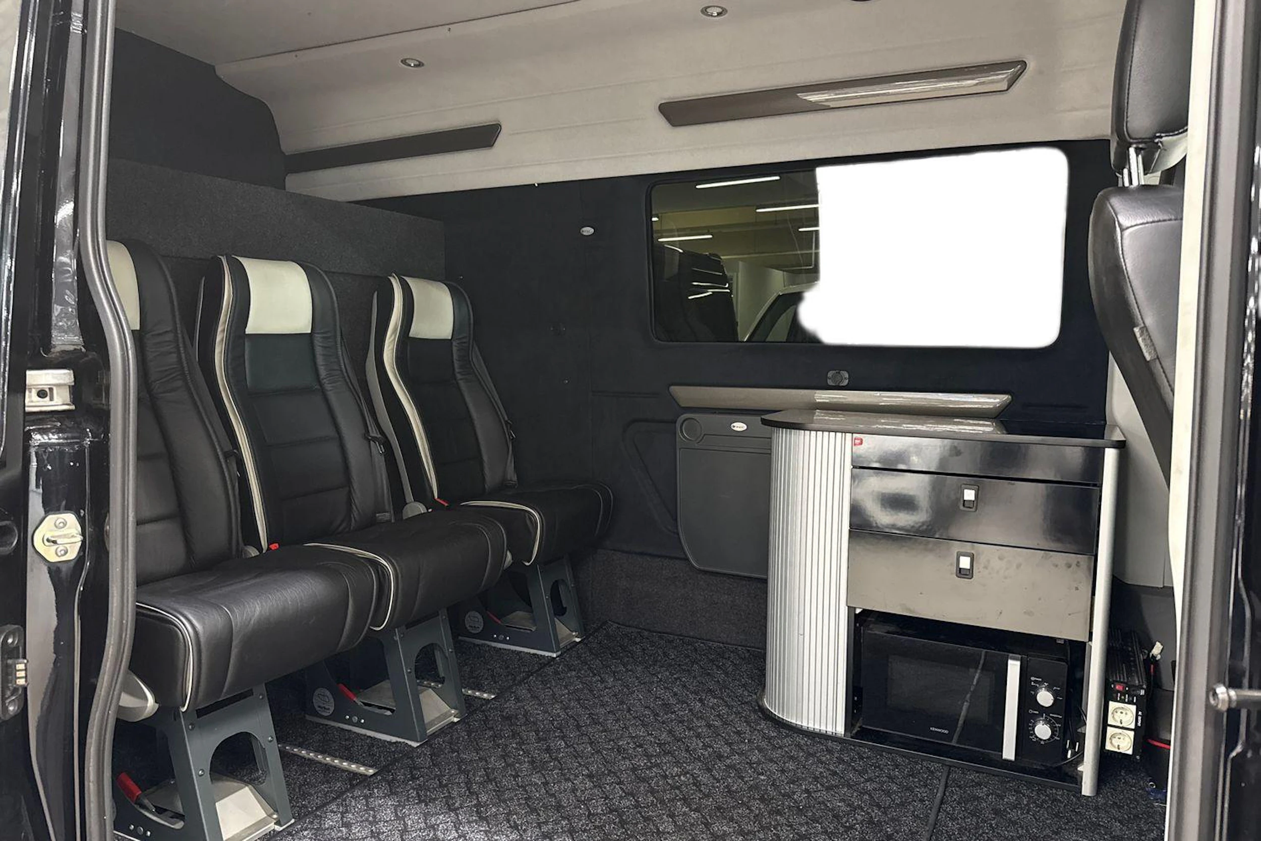 musta Volkswagen Crafter 2018 kuva 3.