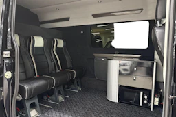 musta Volkswagen Crafter 2018 kuva 3.