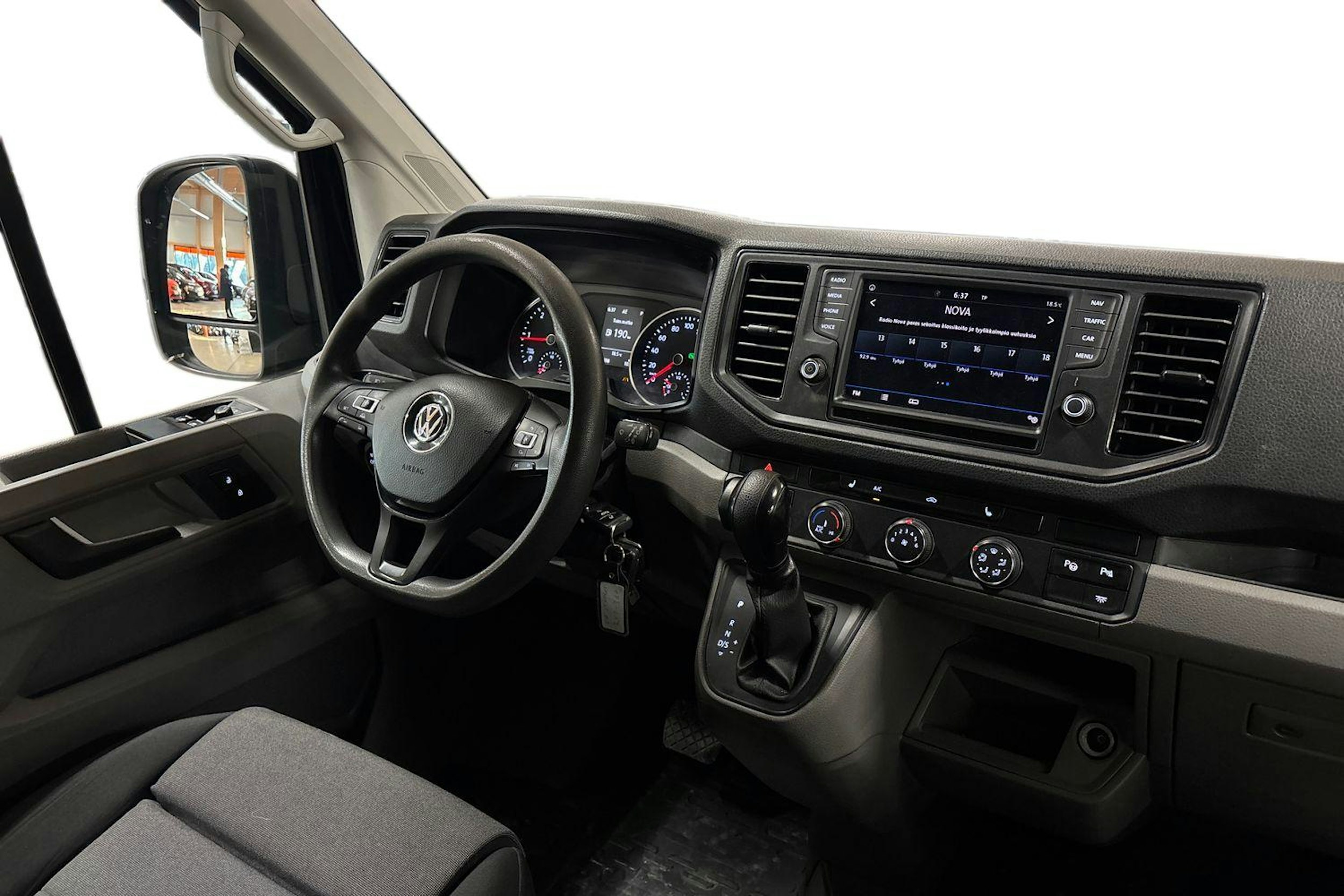 musta Volkswagen Crafter 2018 kuva 9.