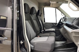 musta Volkswagen Crafter 2018 kuva 11.