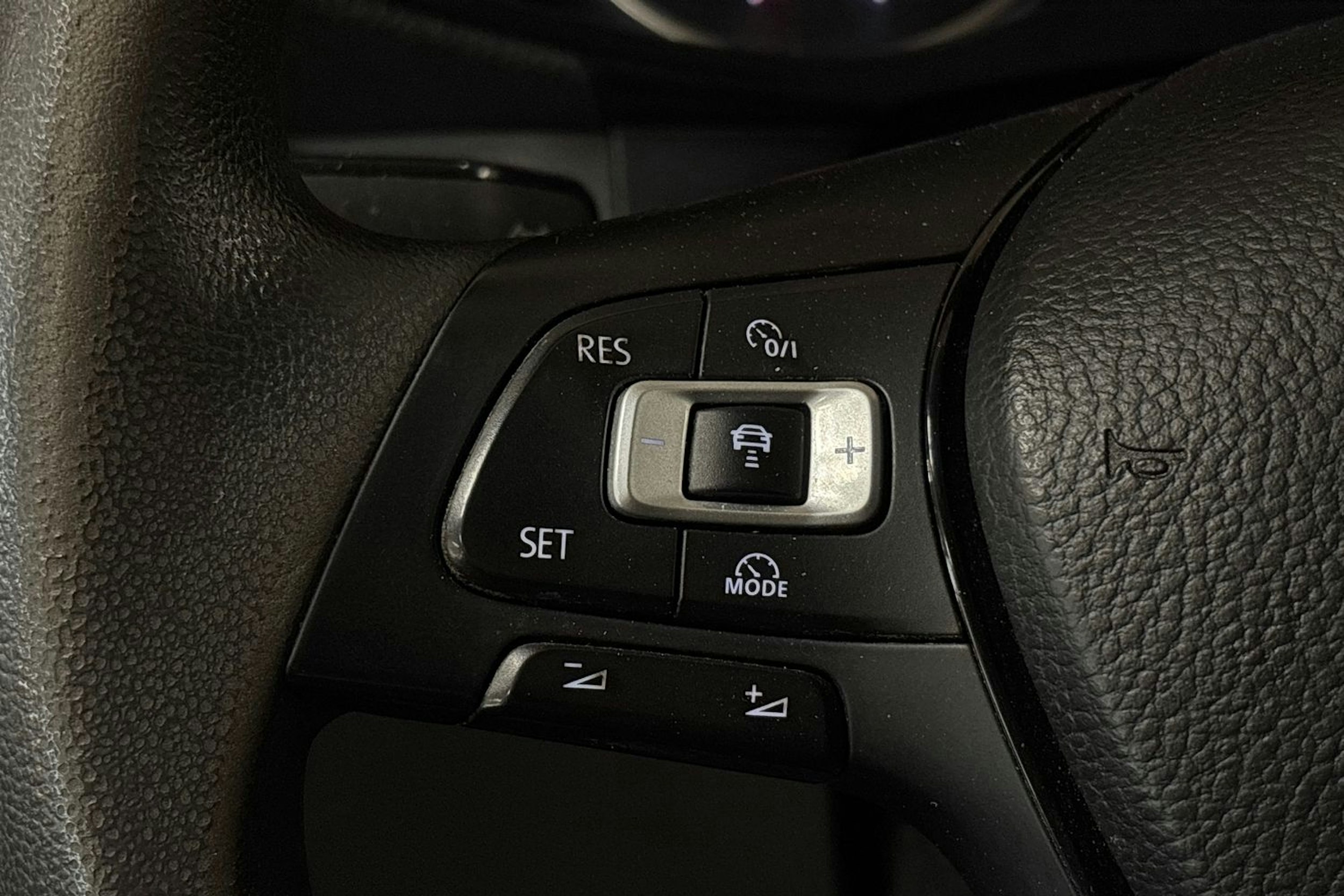 musta Volkswagen Crafter 2018 kuva 16.