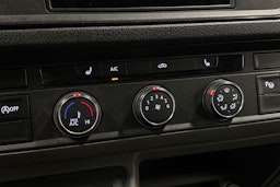 musta Volkswagen Crafter 2018 kuva 25.