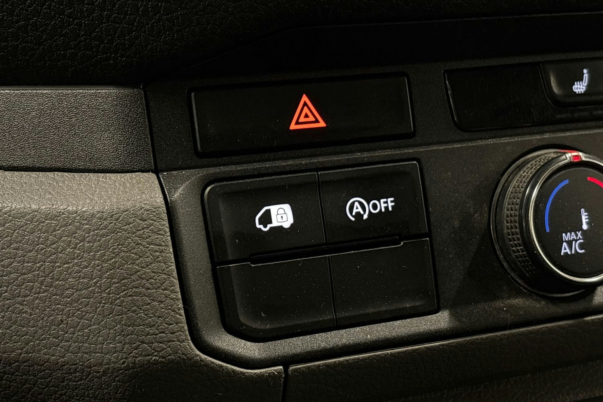 musta Volkswagen Crafter 2018 kuva 27.