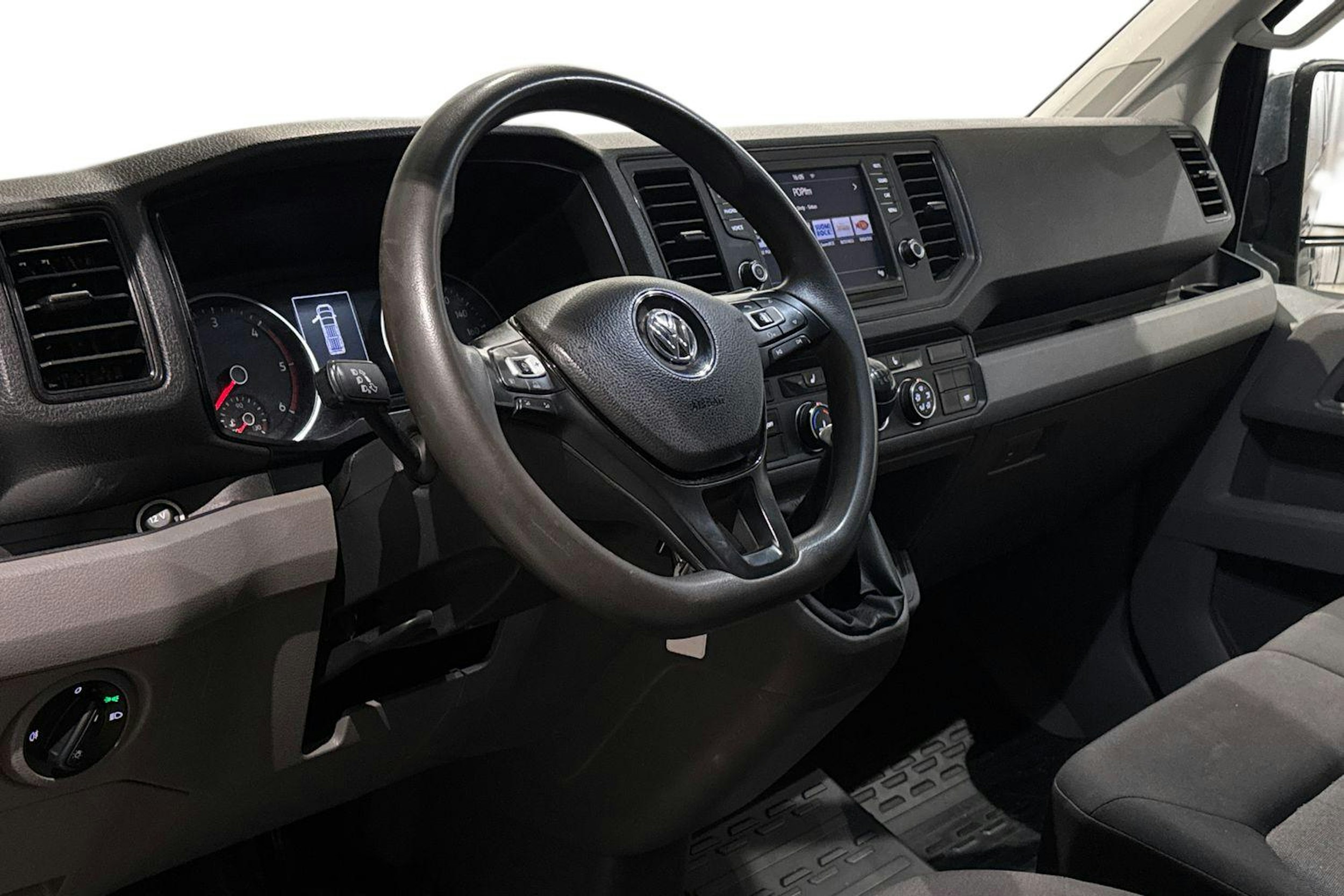 musta Volkswagen Crafter 2018 kuva 8.