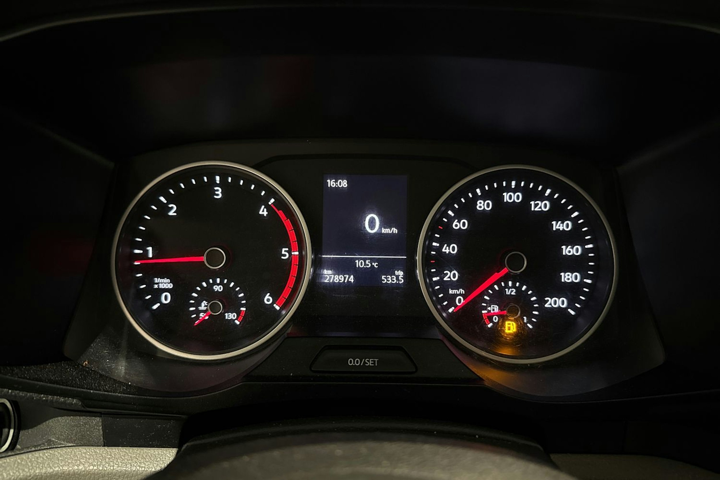 musta Volkswagen Crafter 2018 kuva 18.