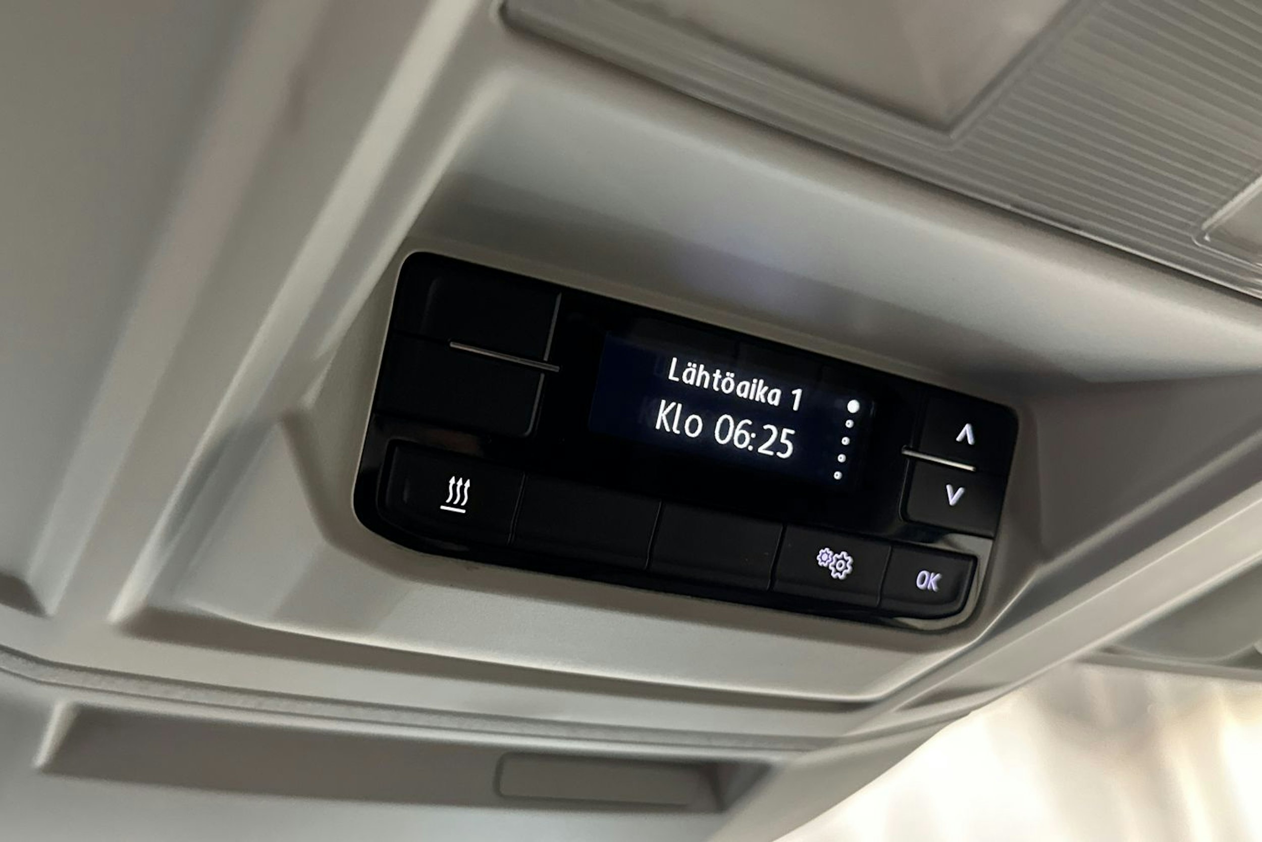 musta Volkswagen Crafter 2018 kuva 24.