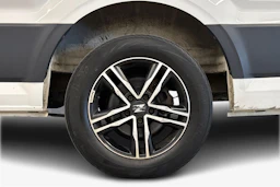 valkoinen Volkswagen Crafter 2018 kuva 12.