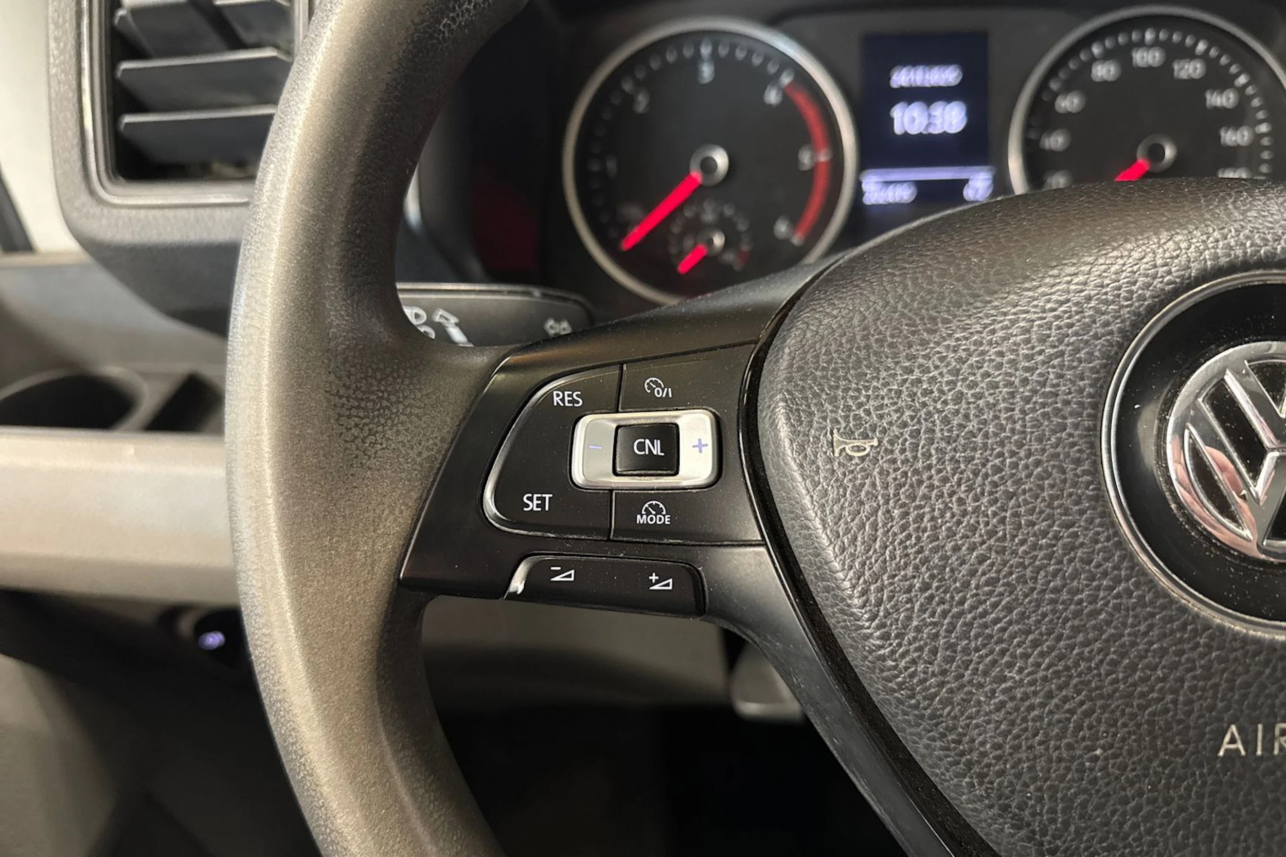 valkoinen Volkswagen Crafter 2018 kuva 15.