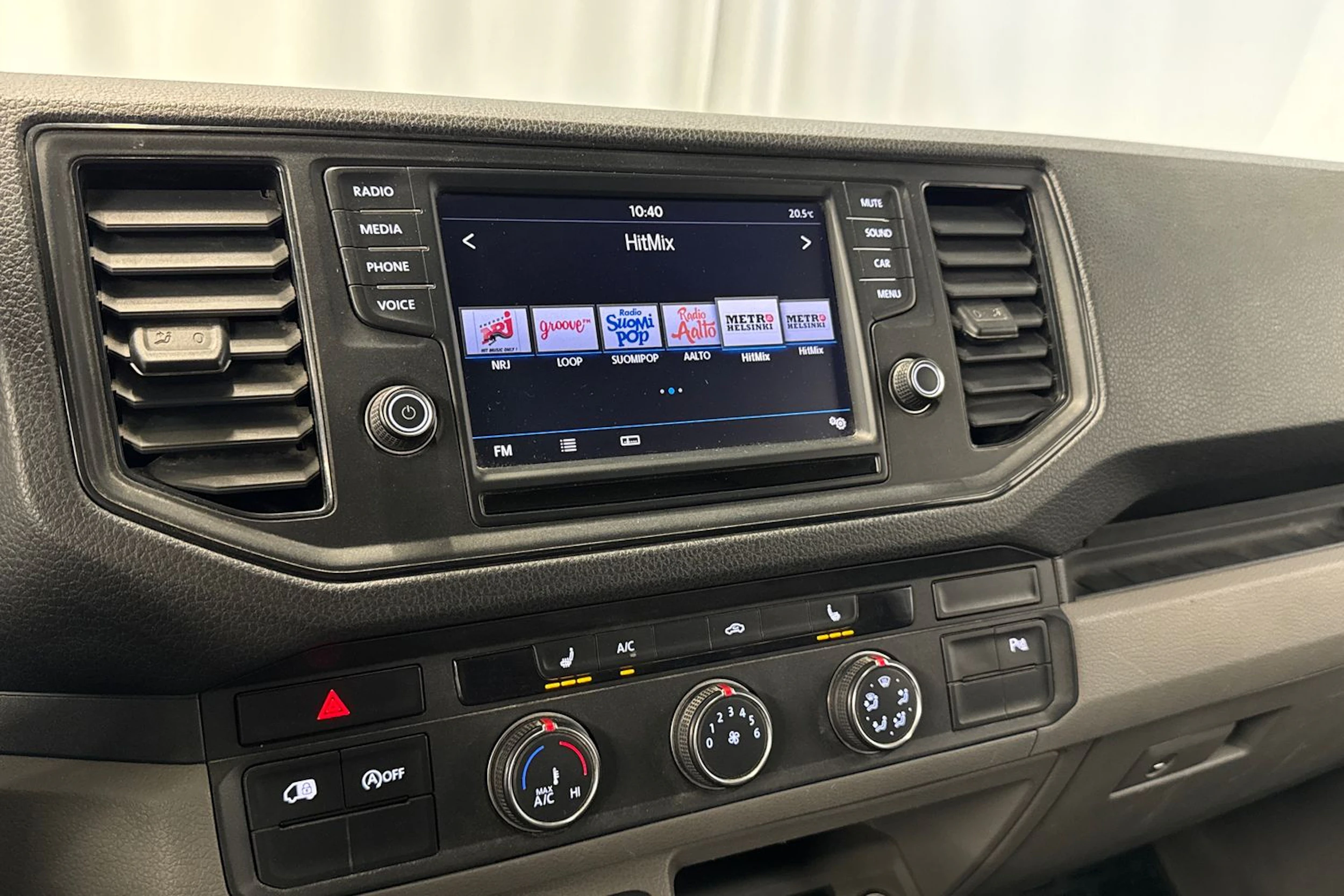 valkoinen Volkswagen Crafter 2018 kuva 18.