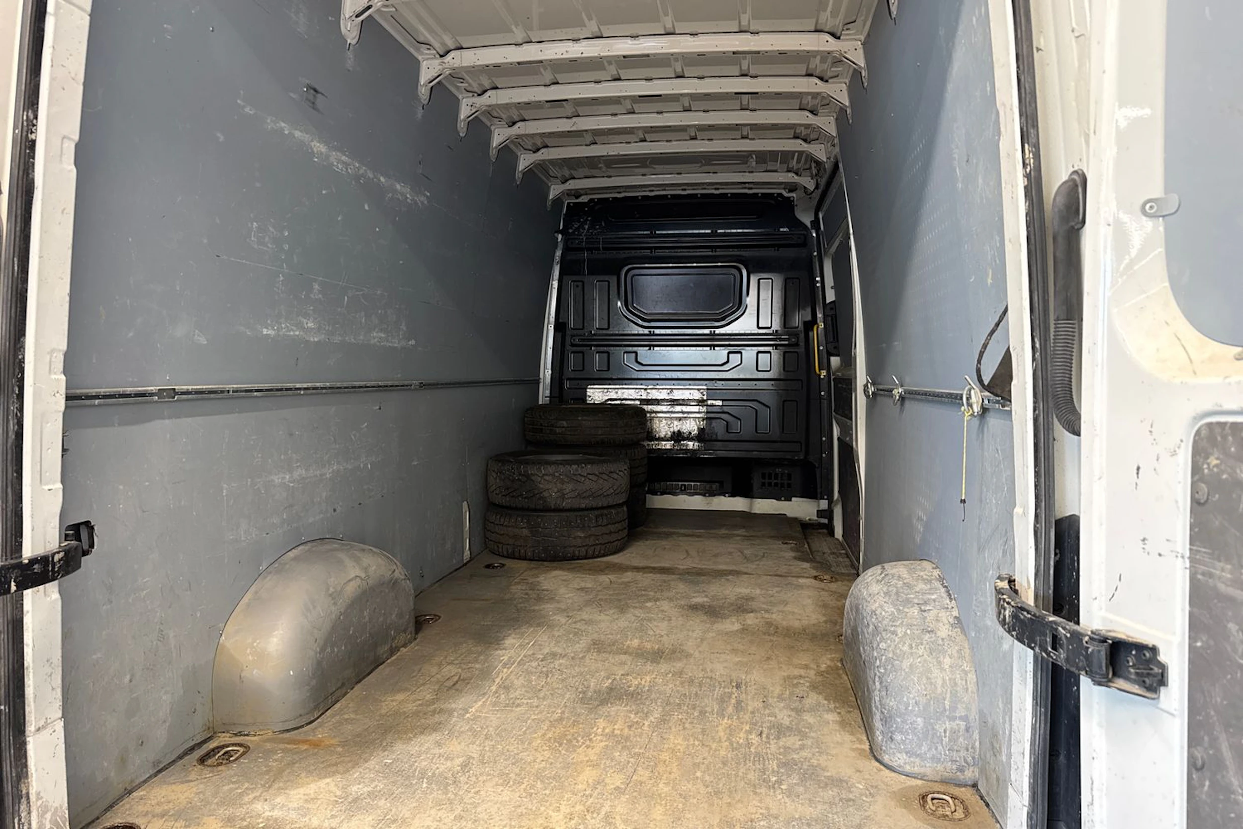 valkoinen Volkswagen Crafter 2018 kuva 27.