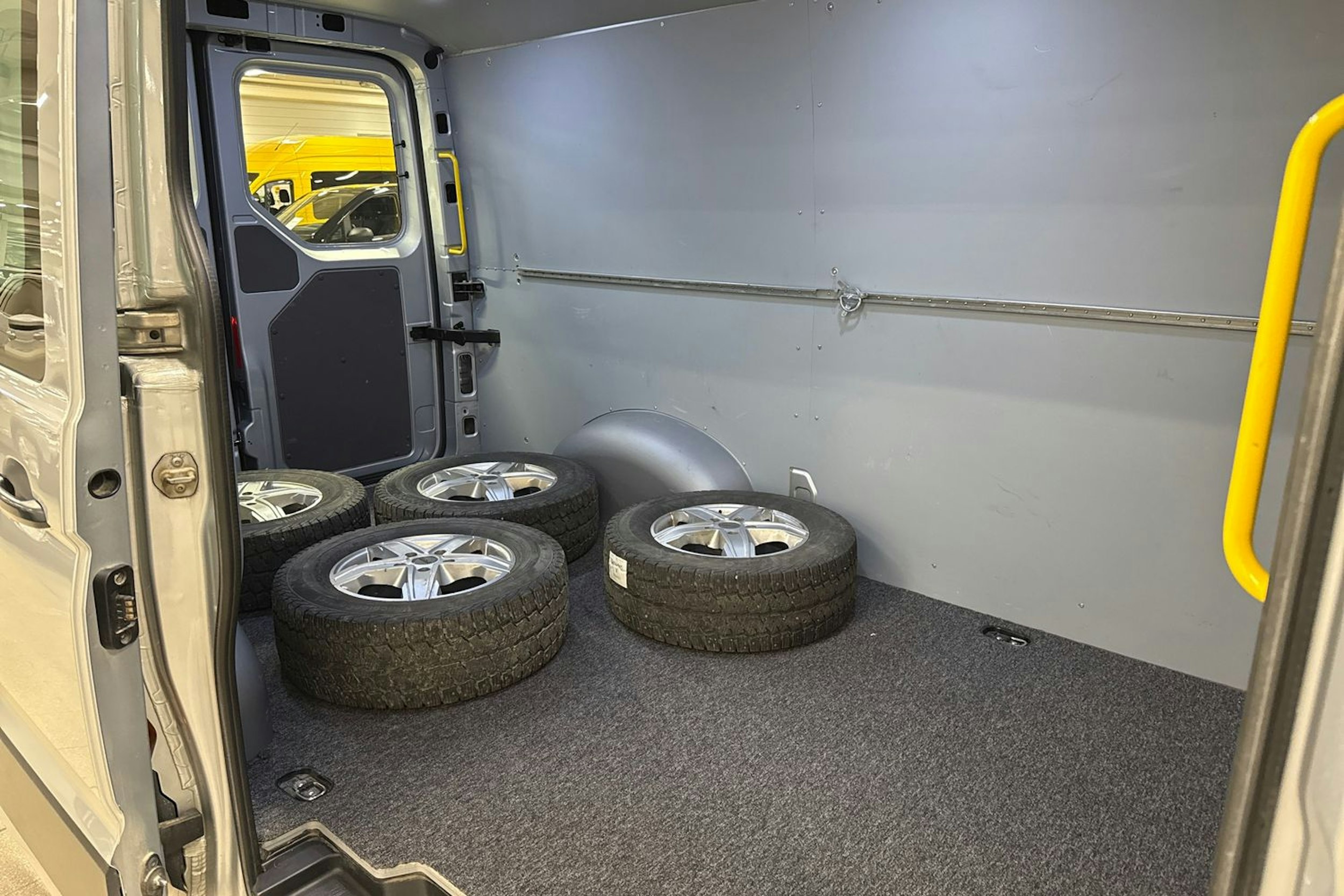 hopea Volkswagen Crafter 2018 kuva 13.