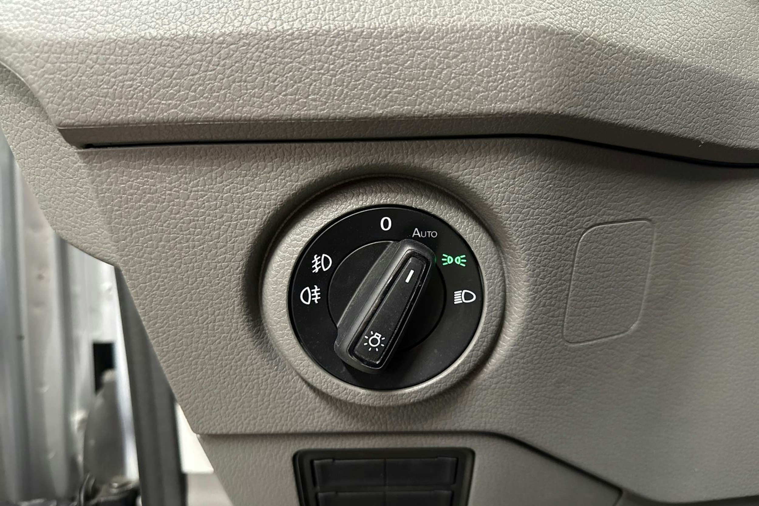 hopea Volkswagen Crafter 2018 kuva 19.