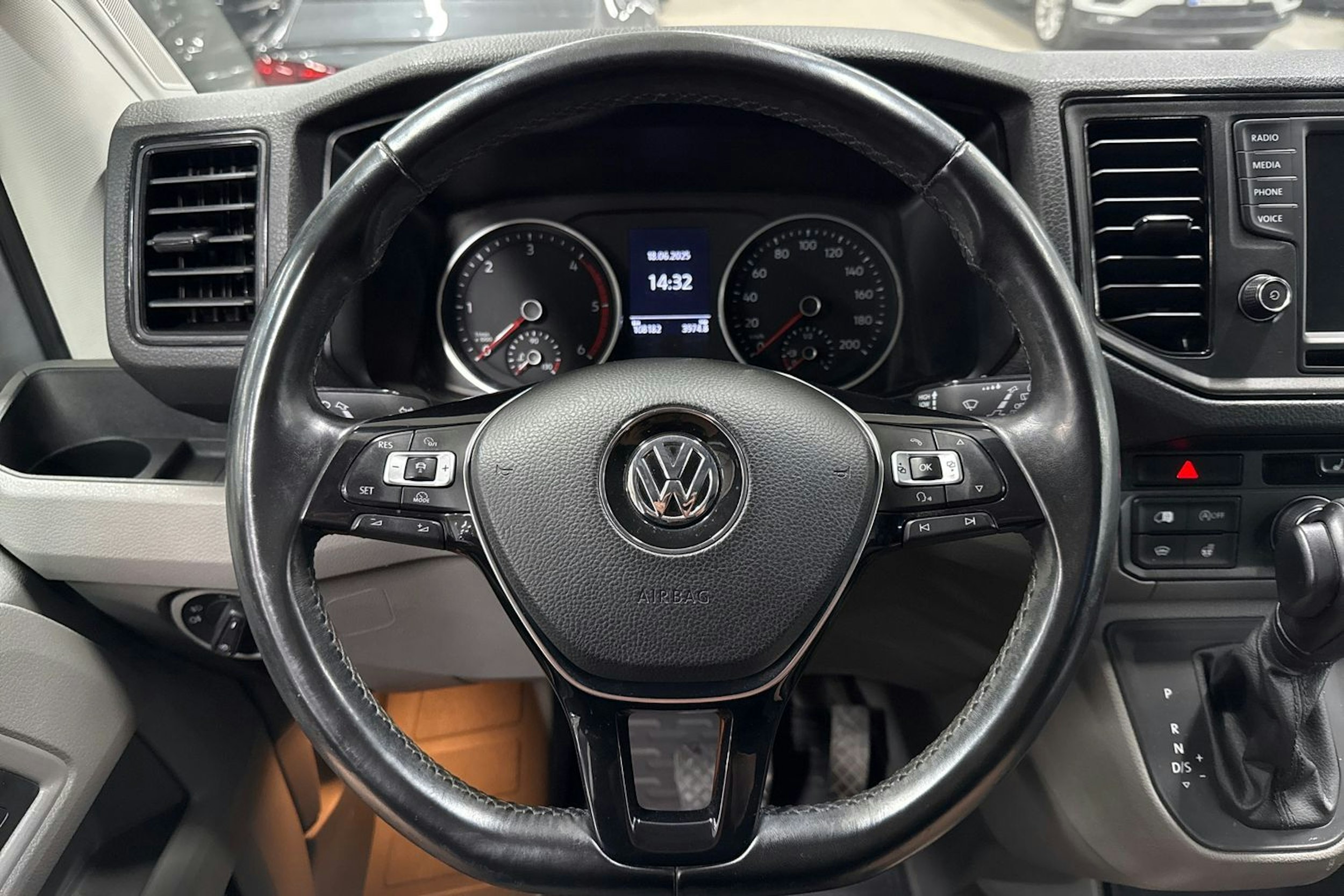 hopea Volkswagen Crafter 2018 kuva 20.
