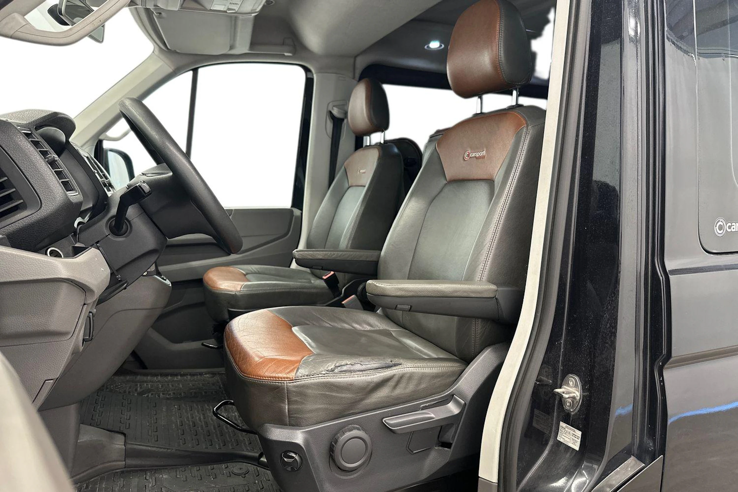 musta Volkswagen Crafter 2018 kuva 8.