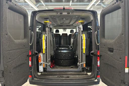 musta Volkswagen Crafter 2018 kuva 10.