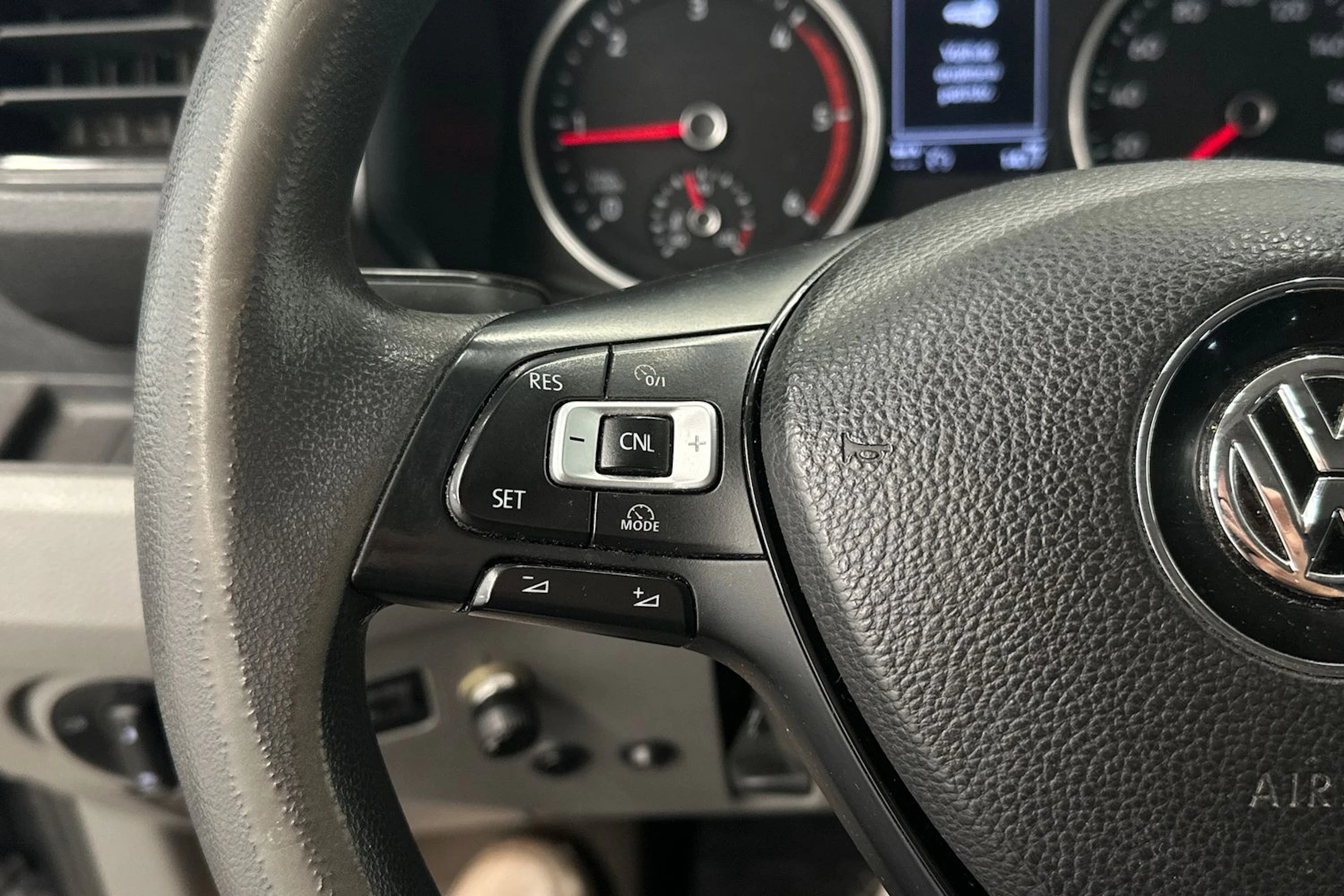 musta Volkswagen Crafter 2018 kuva 12.