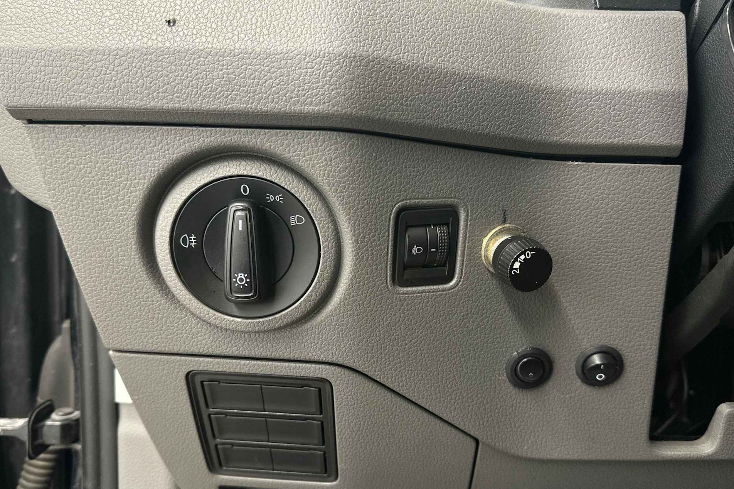 musta Volkswagen Crafter 2018 kuva 14.