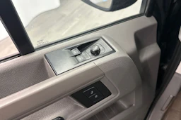 musta Volkswagen Crafter 2018 kuva 15.