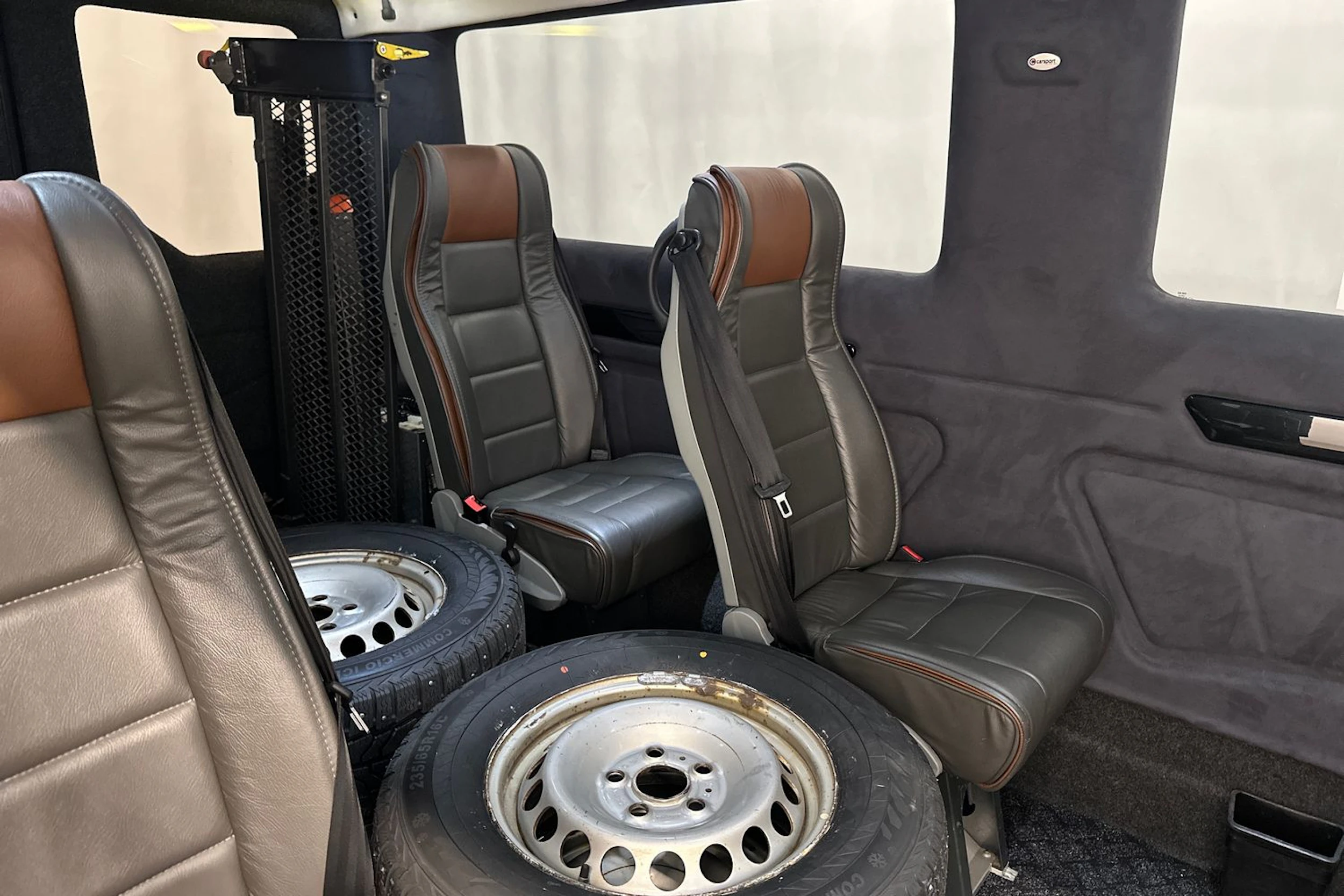 musta Volkswagen Crafter 2018 kuva 23.