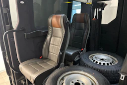 musta Volkswagen Crafter 2018 kuva 24.