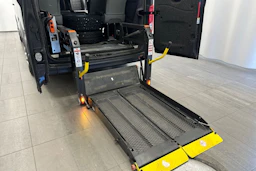musta Volkswagen Crafter 2018 kuva 25.