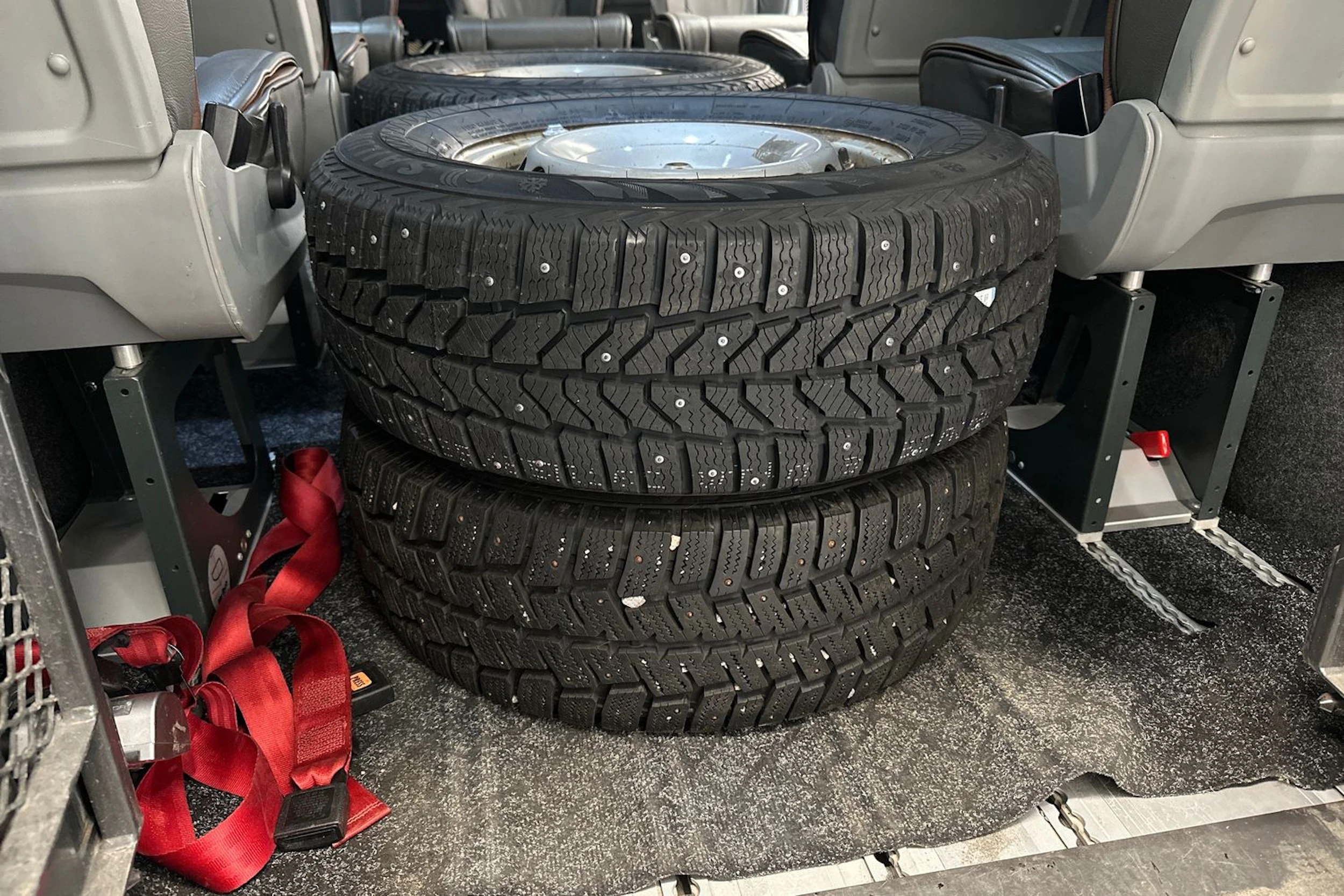 musta Volkswagen Crafter 2018 kuva 27.