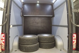 harmaa Volkswagen Crafter 2018 kuva 14.