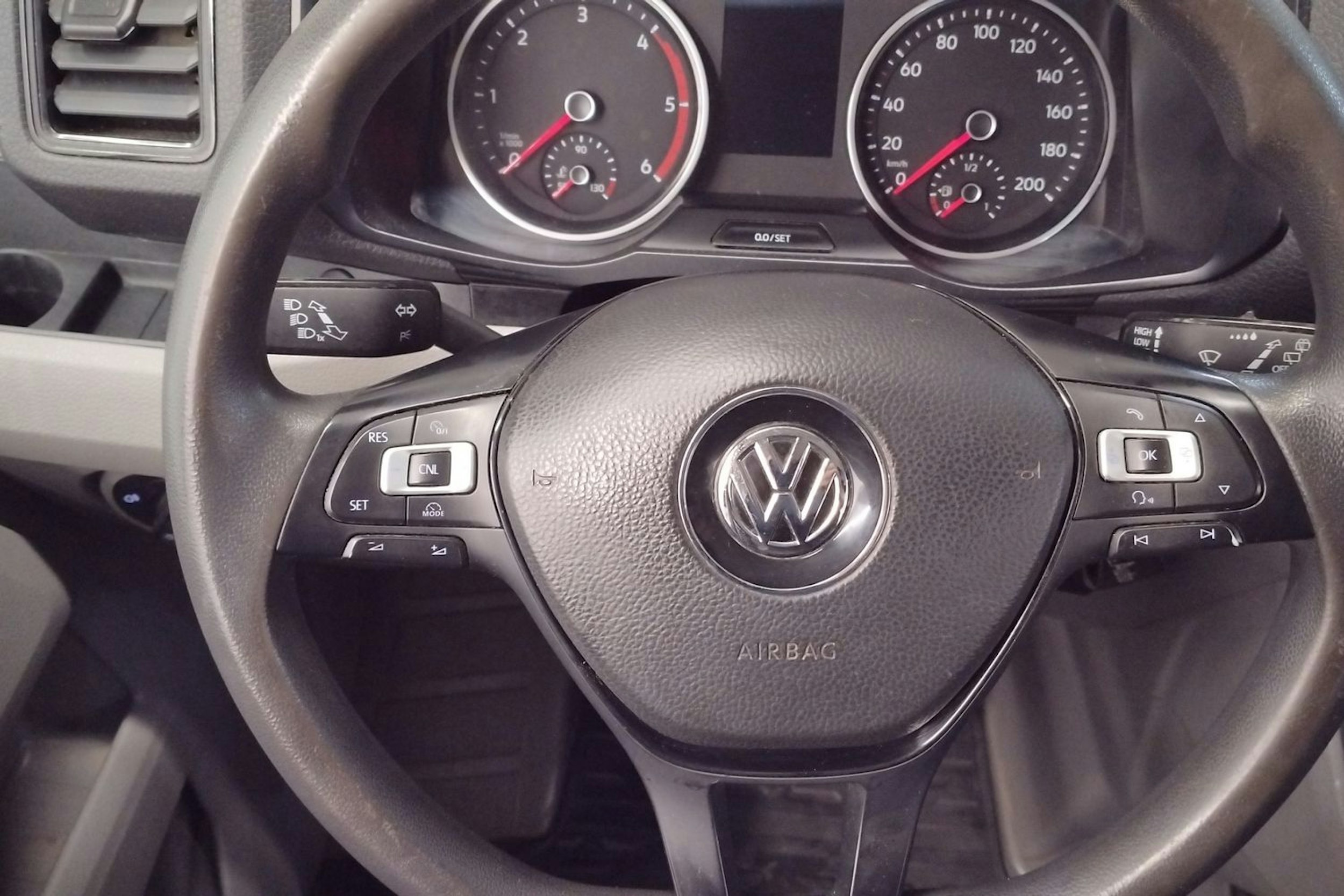 harmaa Volkswagen Crafter 2018 kuva 24.