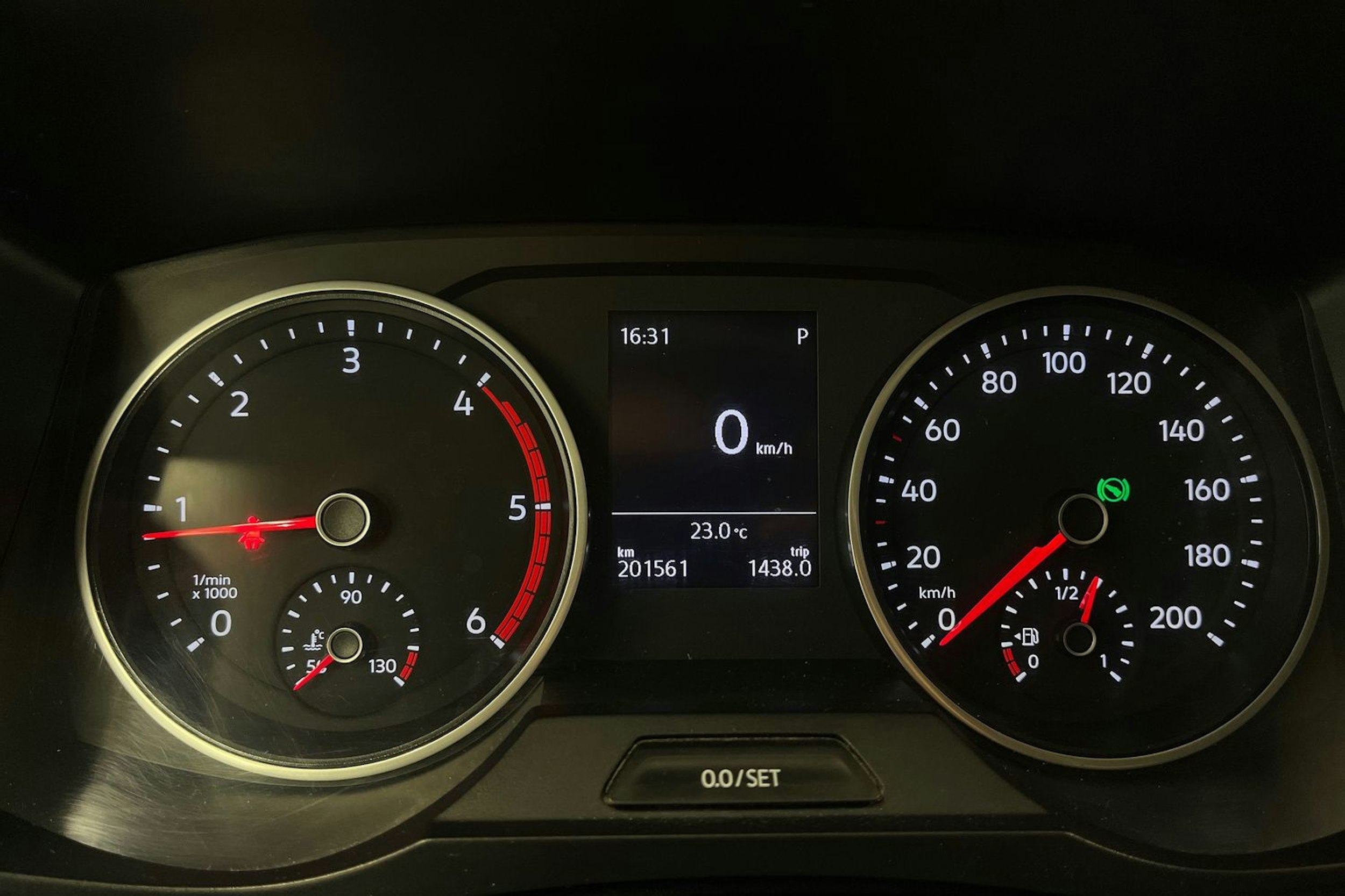 harmaa Volkswagen Crafter 2018 kuva 30.