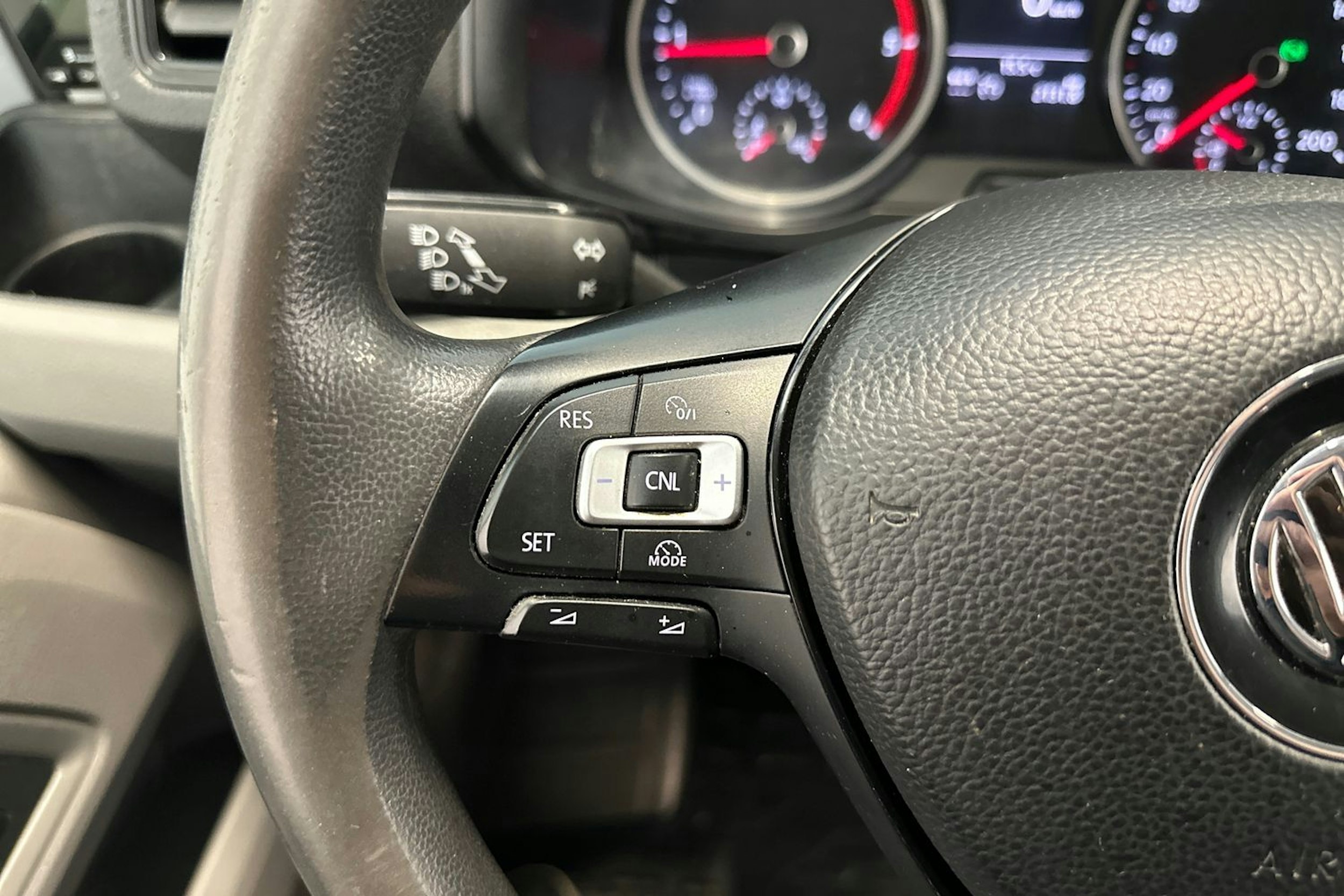 valkoinen Volkswagen Crafter 2018 kuva 15.
