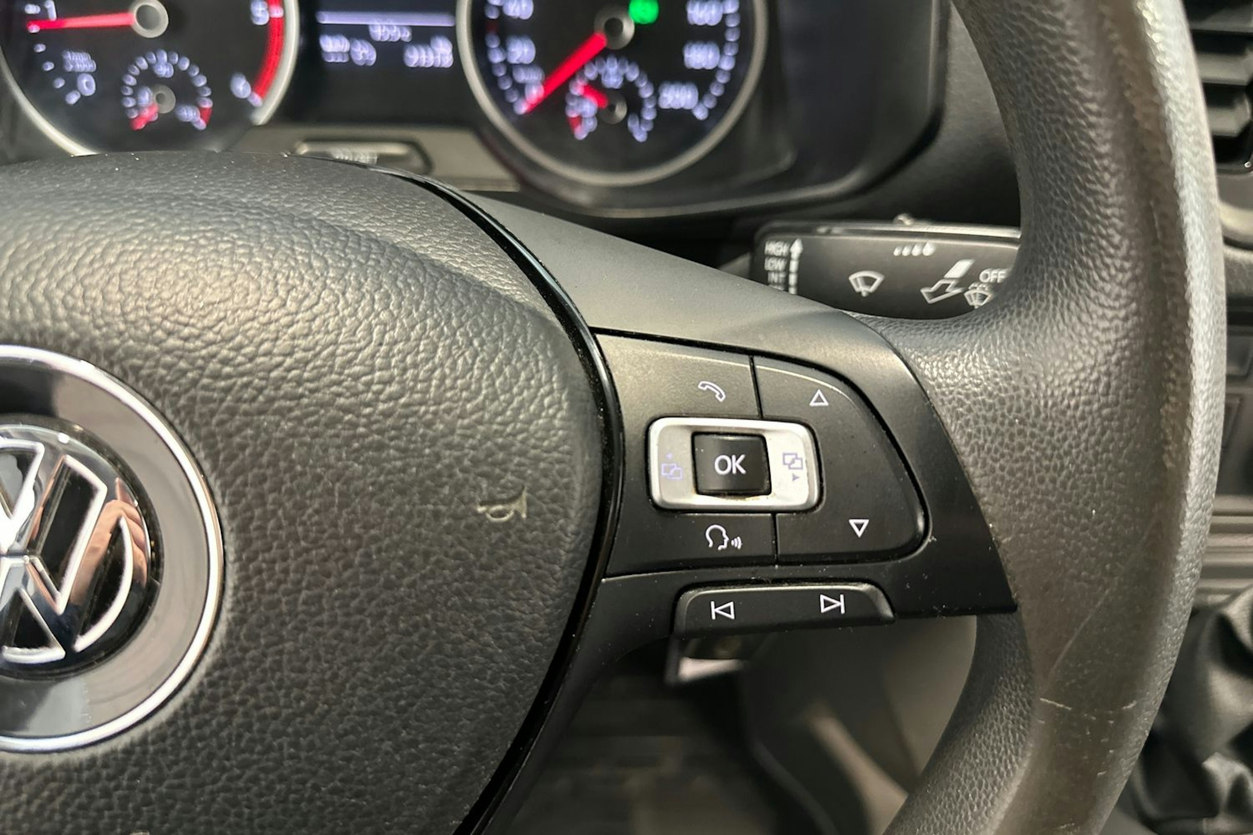 valkoinen Volkswagen Crafter 2018 kuva 16.