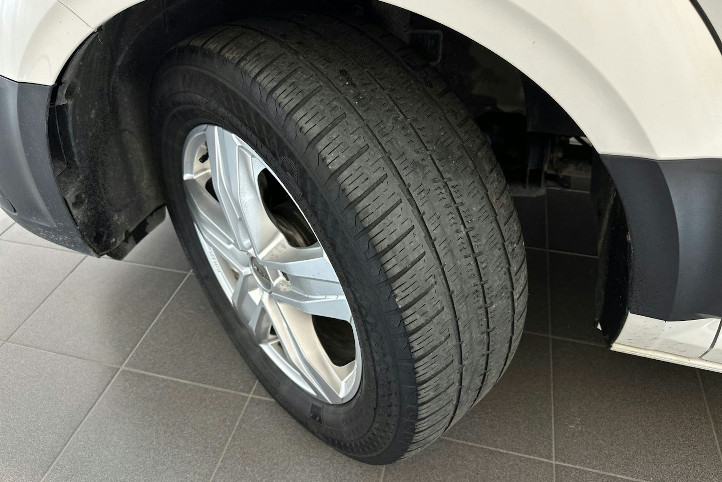 valkoinen Volkswagen Crafter 2018 kuva 22.