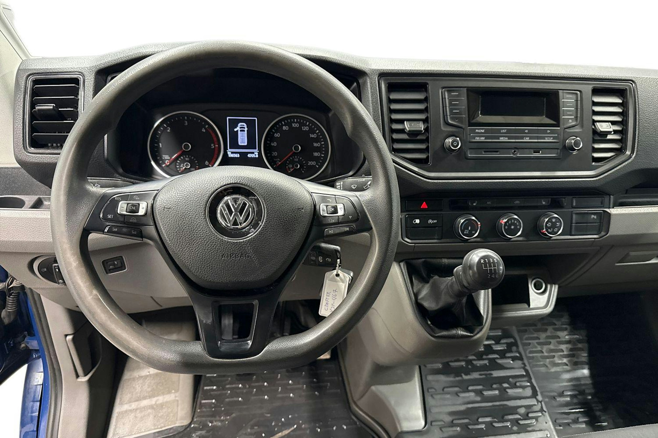 Sininen Volkswagen CRAFTER 2018 kuva 9.